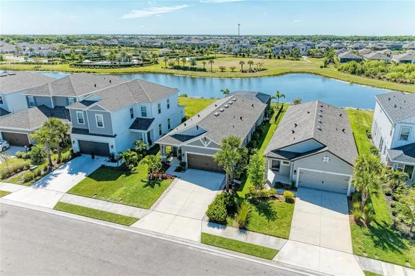 Property Slideshow image 3 of 74 | 4253 pond brook ct, Bradenton, FL, 34211