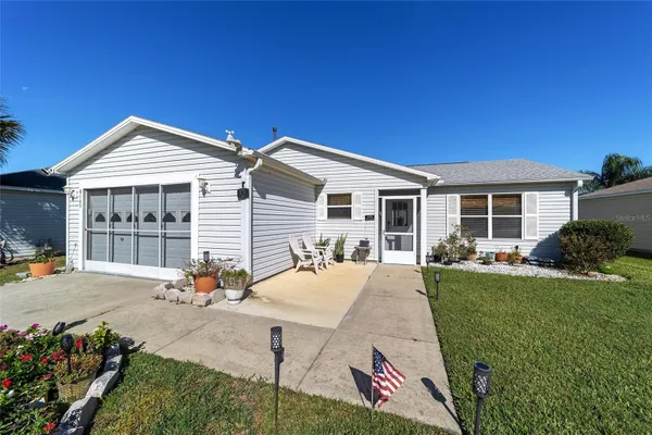 Property Slideshow image 2 of 40 | 8143 se 175th columbia pl, The Villages, FL, 32162