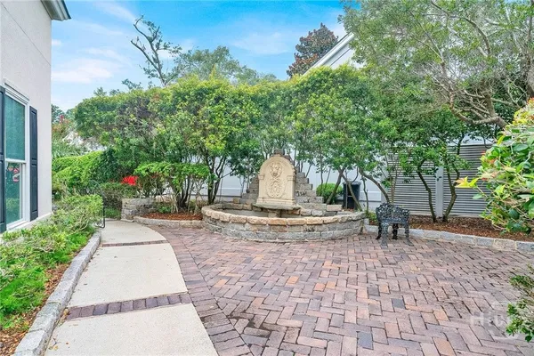Property Slideshow image 3 of 36 | 9 broomsedge ln, Savannah, GA, 31411