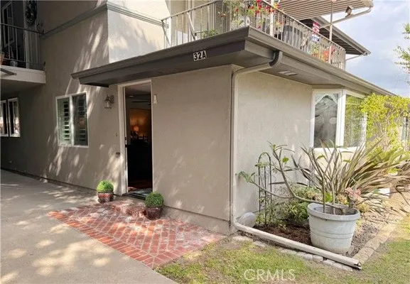 Property Slideshow image 3 of 29 | 1860 saint john rd 32a, Seal Beach, CA, 90740