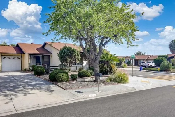 Property Slideshow image 3 of 29 | 1572 peacock blvd, Oceanside, CA, 92056