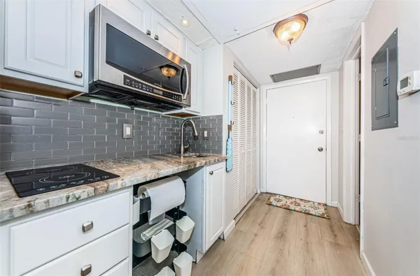 Property Slideshow image 3 of 55 | 4650 cove cir apt 406, St Petersburg, FL, 33708