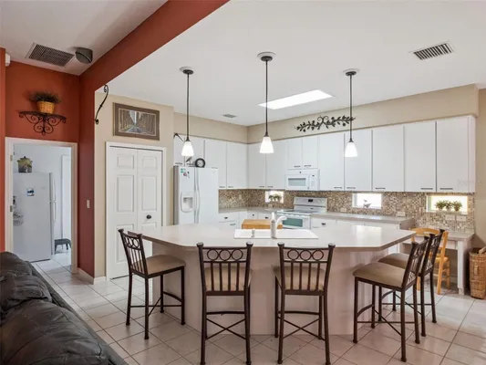 Property Slideshow image 2 of 64 | 6100 prince frederick ct, Leesburg, FL, 34748