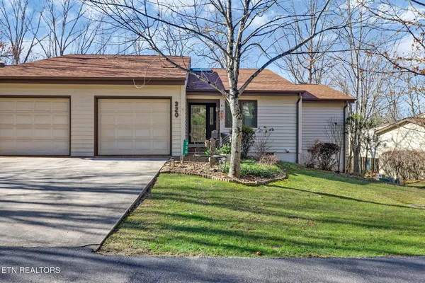 Property Slideshow image 2 of 33 | 320 lake catherine cir, Crossville, TN, 38558