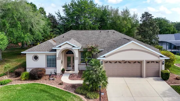 Property Slideshow image 2 of 62 | 5225 chanticleer dr, Leesburg, FL, 34748