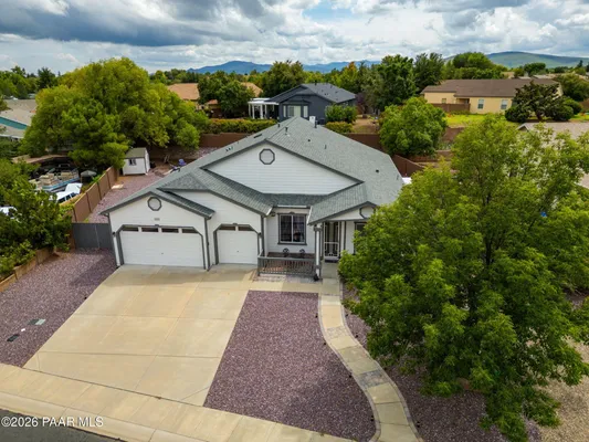 Property Slideshow image 2 of 39 | 7553 e circle wagons way, Prescott Valley, AZ, 86315