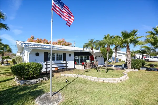 Property Slideshow image 2 of 39 | 9128 142nd st, Seminole, FL, 33776