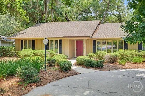 Property Slideshow image 2 of 40 | 4 hathaway ln, Savannah, GA, 31411