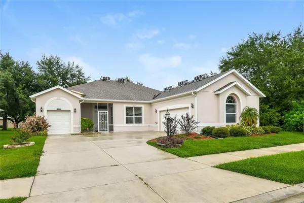 Property Slideshow image 2 of 16 | 25012 laurel valley rd, Leesburg, FL, 34748