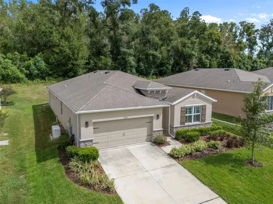 Property Slideshow image 2 of 50 | 12735 eastpointe dr, Dade City, FL, 33525