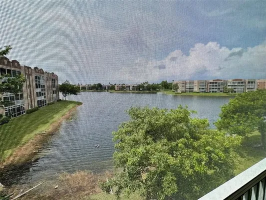 Property Slideshow image 2 of 23 | 7727 southampton ter 303, Tamarac, FL, 33321