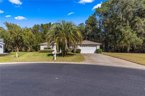 Property Slideshow image 3 of 39 | 15024 sw 112th cir, Dunnellon, FL, 34432