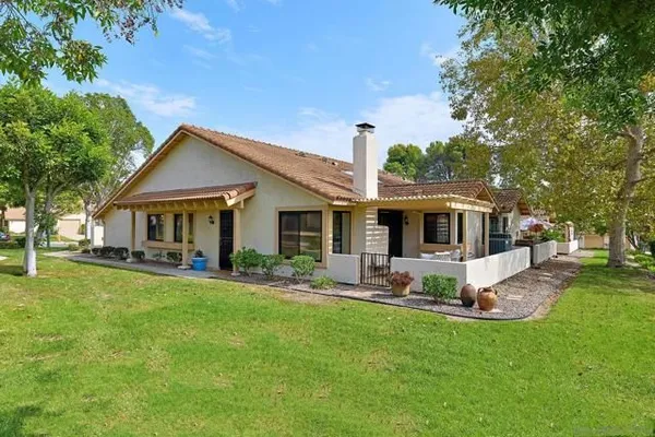 Property Slideshow image 3 of 34 | 17804 corte huasco 58, San Diego, CA, 92128