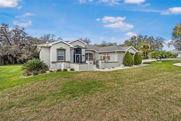 Property Slideshow image 2 of 53 | 5121 aurora dr, Leesburg, FL, 34748