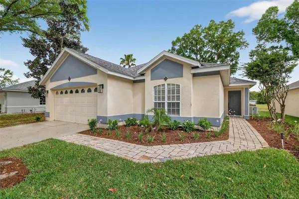 Property Slideshow image 2 of 42 | 6027 spring creek ct, Mount Dora, FL, 32757