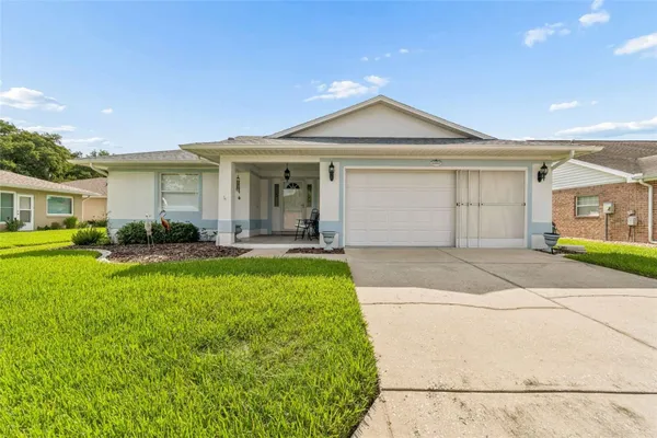 Property Slideshow image 3 of 77 | 6353 silver lakes dr, Lakeland, FL, 33810
