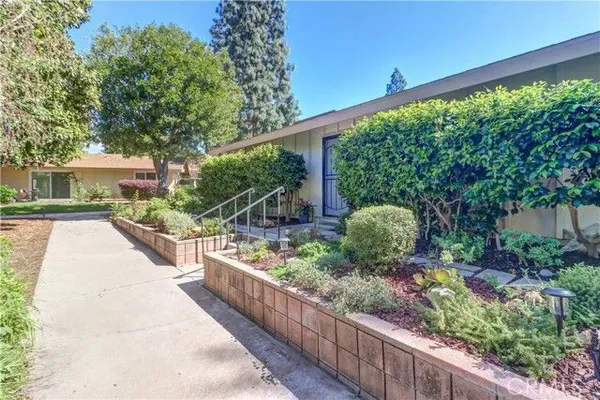 Property Slideshow image 2 of 55 | 134 avenida majorca a, Laguna Woods, CA, 92637