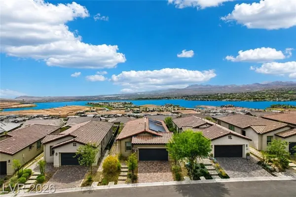 Property Slideshow image 2 of 77 | 60 stone bluff ln, Henderson, NV, 89011