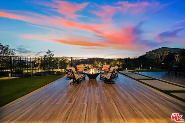 Property Slideshow image 2 of 32 | 2501 presley ct, Camarillo, CA, 93012