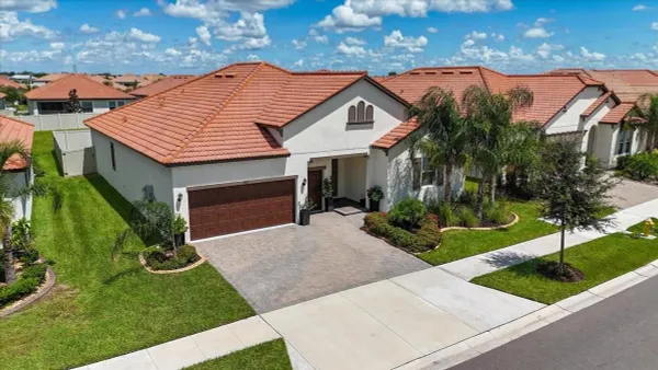 Property Slideshow image 2 of 80 | 17317 scuba crest st, Wimauma, FL, 33598