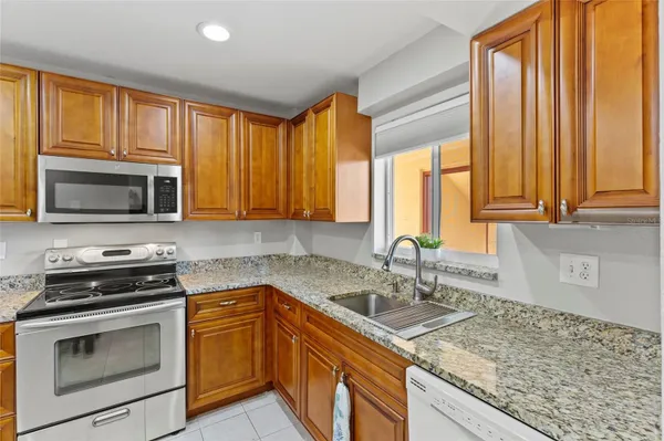 Property Slideshow image 3 of 25 | 3873 lake bayshore dr # 201, Bradenton, FL, 34205