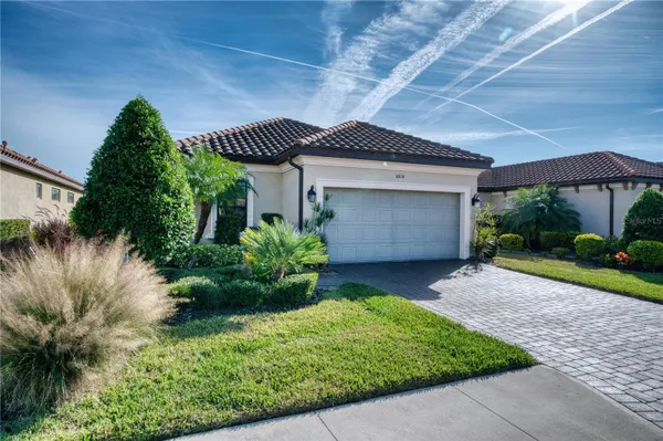 Property Slideshow image 2 of 54 | 10114 highland park pl, Palmetto, FL, 34221