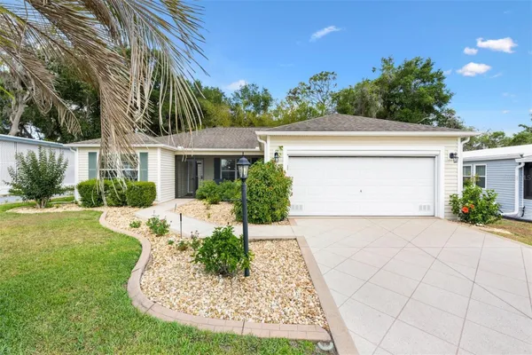 Property Slideshow image 2 of 28 | 428 tarrson blvd, Lady Lake, FL, 32159