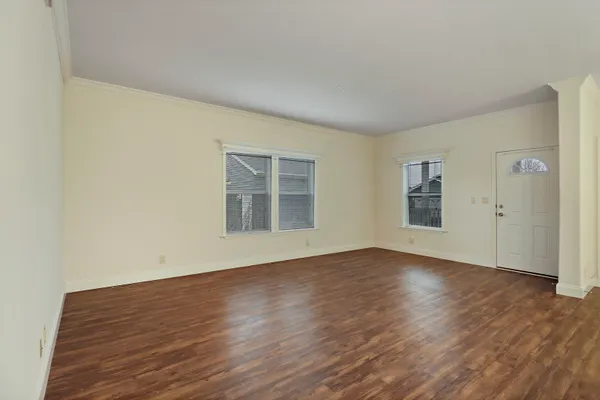 Property Slideshow image 2 of 18 | 1428 equestrian dr, Grayslake, IL, 60030