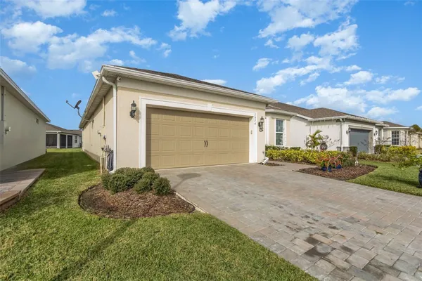Property Slideshow image 2 of 30 | 1974 spring shower cir, Kissimmee, FL, 34744