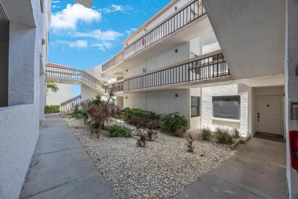 Property Slideshow image 3 of 37 | 6265 sun blvd apt 112, St Petersburg, FL, 33715