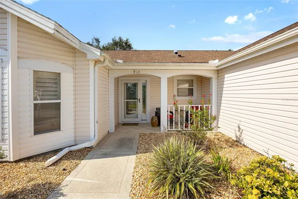 Property Slideshow image 2 of 32 | 913 soledad way, The Villages, FL, 32159