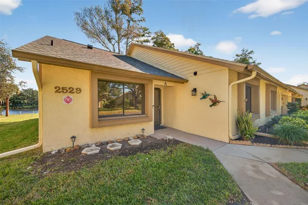 Property Slideshow image 2 of 35 | 2529 oakleaf ln 30a, Clearwater, FL, 33763