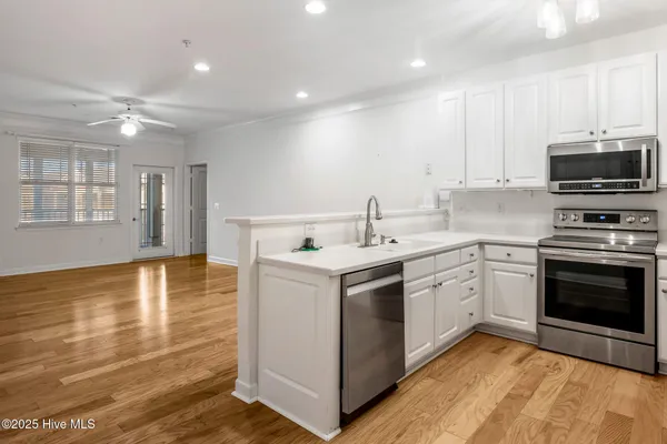 Property Slideshow image 3 of 34 | 395 s crow creek dr 1324, Calabash, NC, 28467