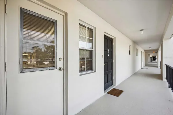 Property Slideshow image 3 of 31 | 7461 w country club dr 207, Sarasota, FL, 34243