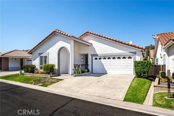 Property Slideshow image 2 of 40 | 27725 calle valdes, Mission Viejo, CA, 92692