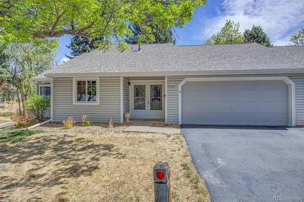 Property Slideshow image 2 of 31 | 14261 e marina dr a, Aurora, CO, 80014