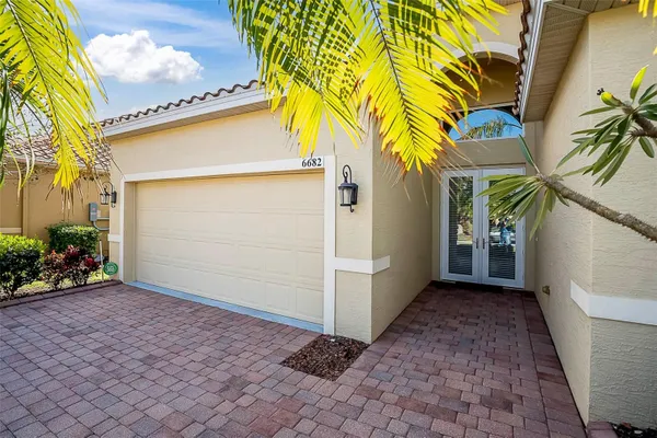 Property Slideshow image 2 of 45 | 6682 41st street cir, Sarasota, FL, 34243