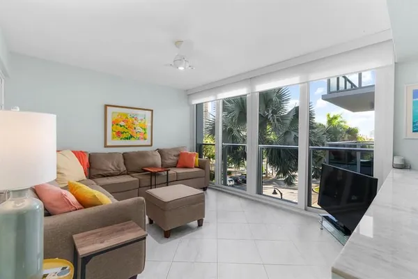 Property Slideshow image 2 of 40 | 3333 ne 34th st apt 412, Fort Lauderdale, FL, 33308