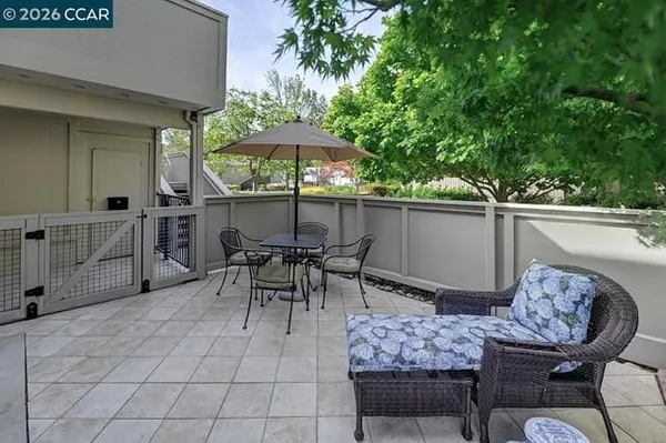Property Slideshow image 3 of 54 | 2017 oakmont way 2, Walnut Creek, CA, 94595