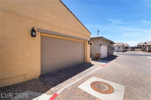 Property Slideshow image 2 of 40 | 794 hibiscuss blossom st, Henderson, NV, 89011