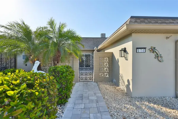 Property Slideshow image 2 of 27 | 574 boca ciega point blvd 2205, St Petersburg, FL, 33708