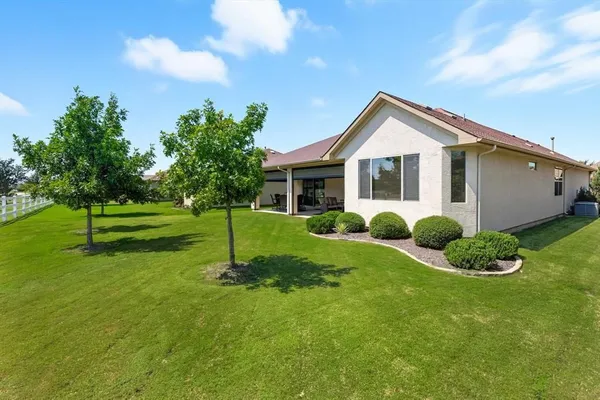 Property Slideshow image 2 of 32 | 11909 willet way, Denton, TX, 76207