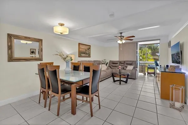 Property Slideshow image 2 of 35 | 6850 royal palm blvd, Margate, FL, 33063