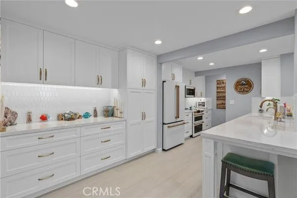 Property Slideshow image 2 of 46 | 2017 majorca dr, Oxnard, CA, 93035
