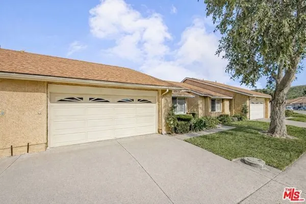 Property Slideshow image 3 of 45 | 20151 village 20 20, Camarillo, CA, 93012