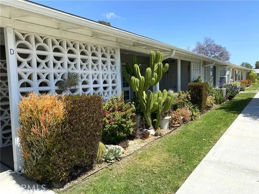 Property Slideshow image 2 of 23 | 1681 monterey rd, Seal Beach, CA, 90740