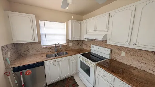 Property Slideshow image 3 of 59 | 438 bluebird ln, Delray Beach, FL, 33445