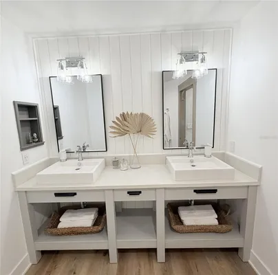 Property Slideshow image 3 of 9 | 5425 admiral way 1, Oxford, FL, 34484