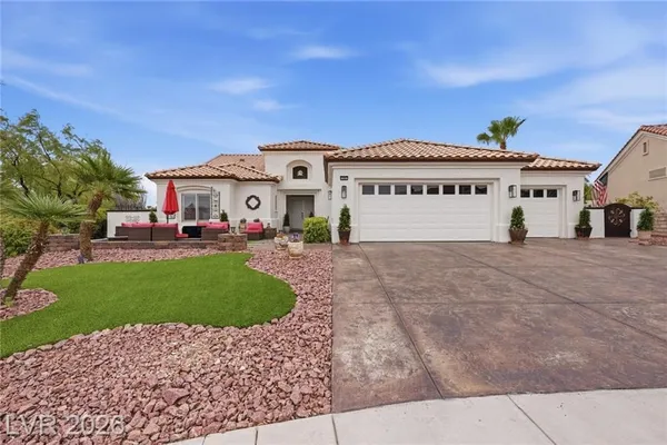 Property Slideshow image 2 of 83 | 10001 cresent creek dr, Las Vegas, NV, 89134