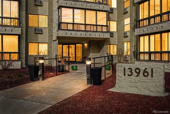 Property Slideshow image 2 of 44 | 13961 e marina dr 305, Aurora, CO, 80014